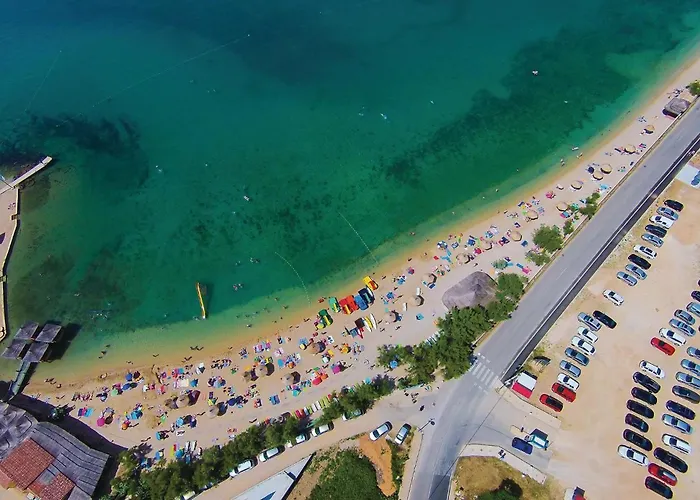 Апартаменты 2 Bedroom Lovely In