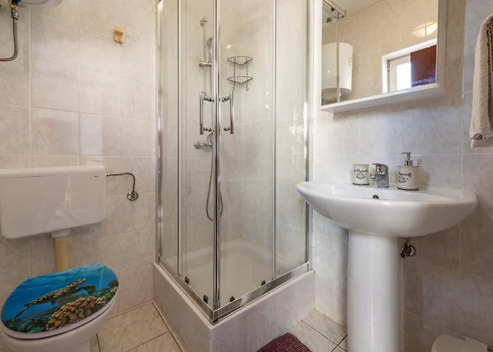 Апартаменты 2 Bedroom Lovely In Мандре