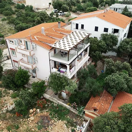 アパート 2 Bedroom Lovely In