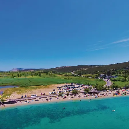 2 Bedroom Lovely In *