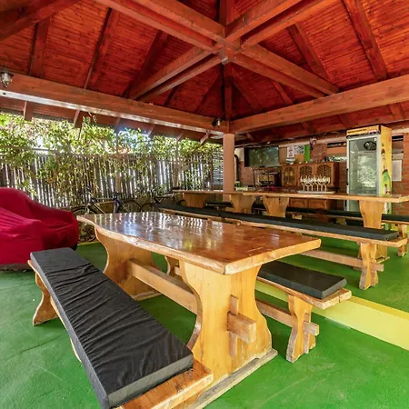 2 Bedroom Lovely In *