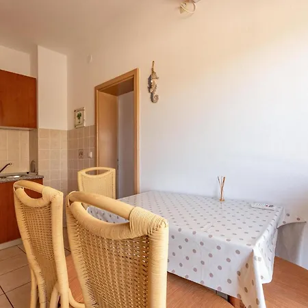 2 Bedroom Beautiful Apartment In Mandre * Mandre