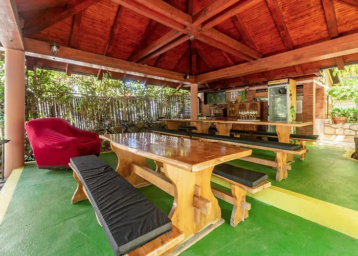 2 Bedroom Lovely In *