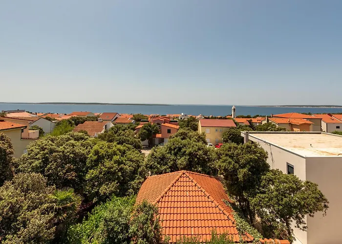 2 Bedroom Lovely In * Mandre