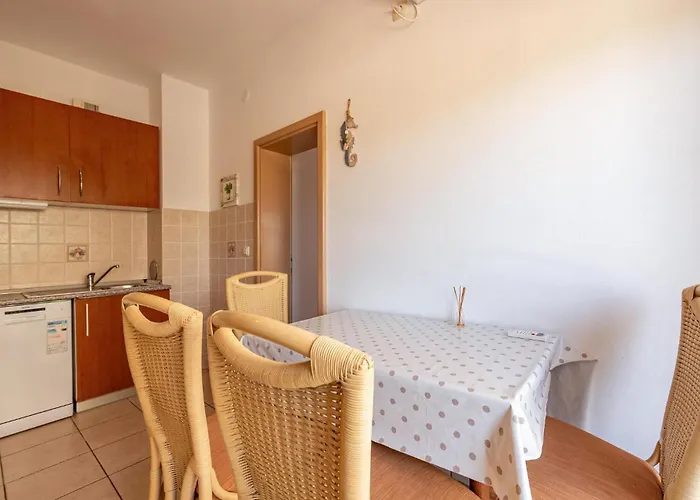 2 Bedroom Lovely In * Mandre